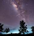 Foto de chuva de meteoros Eta-Aquáridas vista a partir do Sri Lanka  Foto: Getty Images / BBC News Brasil