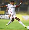 Gilvan de Souza/Flamengo - Legenda: Bruno Henrique forçou um terceiro amarelo diante do Santos, pelo Brasileirão de 2023  Foto: Jogada10