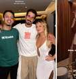 Enzo Celulari posa com amigo e Bruna Griphao | Amigos cantam parabéns para Enzo  Foto: Reprodução | Instagram