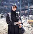 Fatma Hassouna em meio a destroços na Faixa de Gaza  Foto: Reprodução/Instagram/@fatma_hassona2 - 19.10.2024
