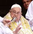 O papa Francisco destacou vários conflitos espalhados pelo mundo em sua tradicional mensagem de Páscoa, lida por um assistente  Foto: Reuters / BBC News Brasil