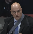 Alexandre de Moraes usa tipoia durante sessão   Foto: Reprodução/TV Justiça