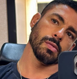 Cauã Reymond interpreta César em 'Vale Tudo'  Foto: Reprodução/Instagram
