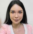 Abby Wu, que passou por mais de 100 operações, é uma das primeiras influenciadoras de cirurgia plástica da China  Foto: BBC News Brasil