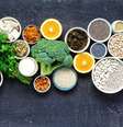 Alimentos com cálcio que substituem o leite são essenciais para quem tem restrições  Foto: KucherAV | Shutterstock / Portal EdiCase