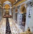 Mais de 150 mil pessoas já passaram pela Basílica de São Pedro, no Vaticano, onde acontece o velório do papa Francisco (25/04/2025)  Foto: Franco Origlia/Getty Images