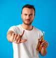 Entenda as mudanças no organismo ao parar de ingerir bebidas alcóolicas  Foto: Freepik