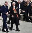 O Príncipe William, Príncipe de Gales, chega ao funeral do Papa Francisco na Praça de São Pedro, em 26 de abril de 2025, no Vaticano.  Foto: Antonio Masiello/Getty Images