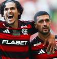  Foto: Gilvan de Souza/Flamengo - Legenda: Pedro (esquerda) e Arrascaeta (direita) foram alguns dos destaques da goleada do Flamengo sobre o Corinthians, no Maracanã / Jogada10