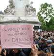 Uma manifestação contra a islamopobia reuniu várias centenas de pessoas em Paris no domingo, 27 de abril.  Foto: AFP - ALAIN JOCARD / RFI