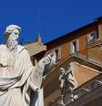 Chaminé é instalada na Capela Sistina para conclave 2/5/2025   Foto: REUTERS/Guglielmo Mangiapane
