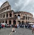 Coliseu, monumento histórico símbolo do Império Romano, em Roma  Foto: Andrea Ronchini/NurPhoto via Getty Images - 26.04.2025