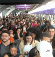 Passageiros reclamaram de lentidão na Linha 5-Lilás; vítima ficou prensada entre portas  Foto: Reprodução/TV Globo
