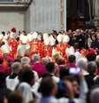 Cardeais participam da Santa Missa, celebrada para a eleição do novo papa, presidida pelo Decano do Colégio de Cardeais, Cardeal Giovanni Battista Re, na Basílica de São Pedro, no Vaticano, em 7 de maio de 2025  Foto: REUTERS - Murad Sezer / RFI