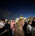 Quase 50 mil pessoas acompanharam a fumaça preta na Praça de São Pedro  Foto:  Cecília de O. Freitas/Terra