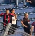 Torcedor do Cerro Porteño imita macaco para a torcida do Palmeiras no Paraguai  Foto: Reprodução/X