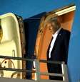 "Os democratas são uns perdedores", disse Trump ao rebater críticas da oposição sobre "presente" do Catar  Foto: DW / Deutsche Welle