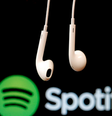 Spotify já pagou US$ 100 milhões para podcasters em 2025  Foto: The Music Journal