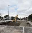 Cratera que reapareceu na marginal Tietê na madrugada de domingo: obras devem durar um mês.  Foto: Werther Santana/Estadão / Estadão