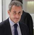O ex-presidente francês Nicolas Sarkozy chega a um tribunal de Paris em foto de 27/03/2025.  Foto: REUTERS - Gonzalo Fuentes / RFI