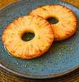  Abacaxi caramelizado na Airfryer com toque de limão. Leve, tropical e pronto em minutos  Foto: Bake and Cake Gourmet