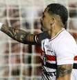  Foto: Rubens Chiri/São Paulo FC - Legenda: Luciano marcou três gols no confronto contra o Náutico / Jogada10