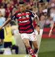  Foto: Adriano Fontes/Flamengo / Divulgação/West Ham - Legenda: Os desdobramentos dos julgamentos de Bruno Henrique e Lucas Paquetá / Jogada10