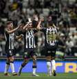  Foto: Pedro Souza / Atlético-MG - Legenda: Rubens comemora seu gol na Arena MRV / Jogada10