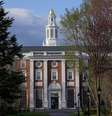 Harvard classificou a decisão do governo Trump como 'ilegal'  Foto: Reuters / BBC News Brasil