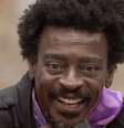 Apesar de toda a vida confortável que tem hoje, Seu Jorge passou cerca de sete anos em situação de rua no Rio de Janeiro  Foto: Reprodução/YouTube / Bons Fluidos