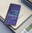 Celular Samsung Galaxy S25 Edge exibido em uma balança em loja da marca em Seul  Foto: Kim Hong-Ji / Reuters