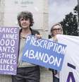 Manifestações sobre abusos sexuais infantis na França  Foto: ANSA / Ansa - Brasil