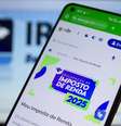Para saber se a restituição está disponível, o contribuinte deve acessar a página da Receita na internet  Foto: ADRIANA TOFFETTI/ATO PRESS / Estadão
