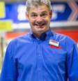 Kevin Parsons trabalha há 40 no mesmo supermercado  Foto: Alliance Guernsey/Divulgação/Facebook / Estadão