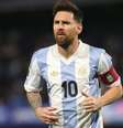  Foto: Daniel Jayo / Getty Images - Legenda: Messi em ação pela seleção da Argentina nas Eliminatórias / Jogada10