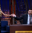 Gabi Martins revela que levou bolos de Danilo Gentili após paquera virtual  Foto: Reprodução/SBT/The Noite