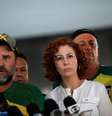 Deputada federal Carla Zambelli e líderes de movimento dos caminhoneiros falam à imprensa no Palácio do Planalto  Foto: Adriano Machado / Reuters