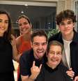 Faustão Silva reunido com os filhos e a esposa, Luciana Cardoso  Foto: Reprodução | Instagram | @joaosilva