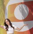 Larissa Manoela posa em frente ao logotipo da Globo  Foto: Reprodução | Instagram | @larissamanoela