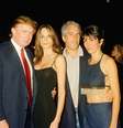 Da esquerda para a direita, o Donald Trump e sua namorada (e futura esposa), a ex-modelo Melania Knauss, o financista (e futuro criminoso sexual condenado) Jeffrey Epstein e a socialite britânica Ghislaine Maxwell posam juntos no clube Mar-a-Lago, em Palm Beach, Flórida, em 12 de fevereiro de 2000  Foto: Getty Images/Davidoff Studios