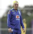 Carlo Ancelotti durante treinamento à frente da Seleção  Foto: @rafaelribeirorio I CBF / Divulgação