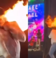Cantor Léo sofre queimaduras no rosto após ser atingido por chamas durante show em SP  Foto: Reprodução/ Instagram / Contigo