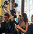 Breno Ferreira, Kléber Toledo, Camila Queiroz, Brina Marquezine e João Figueiredo na primeira fila do desfile  Foto: Sala de TV