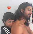 Agatha Moreira e Rodrigo Simas abraçados em foto publicada nas redes sociais do ator  Foto: Instagram/@simasrodrigo / Reprodução