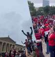 Fotos: Divulgação/Reprodução/Flamengo - Legenda: Torcedores do Flamengo fazem grande festa na escadaria do Rocky Balboa  Foto: Jogada10