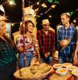 Com pequenas substituições, é possível adaptar a mesa junina e garantir que todos — inclusive quem tem alergias — possam curtir as delícias  Foto: Kleber Cordeiro | Shutterstock / Portal EdiCase