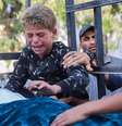 Crianças palestinas choram em meio à guerra em Gaza  Foto: ANSA / Ansa - Brasil