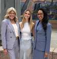 Eleri Irons ao lado do corpo jurídico que a representou em processo contra a escola  Foto: ACTS LAW / Divulgação