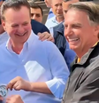 Bolsonaro e Kassab juntos com a medalha 3Is  Foto: Instagram/@gilbertokassab_ / Reprodução