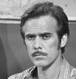 Francisco Cuoco como o personagem Carlão, da novela Pecado Capital, de 1975, escrita por Janete Clair  Foto: Divulgação